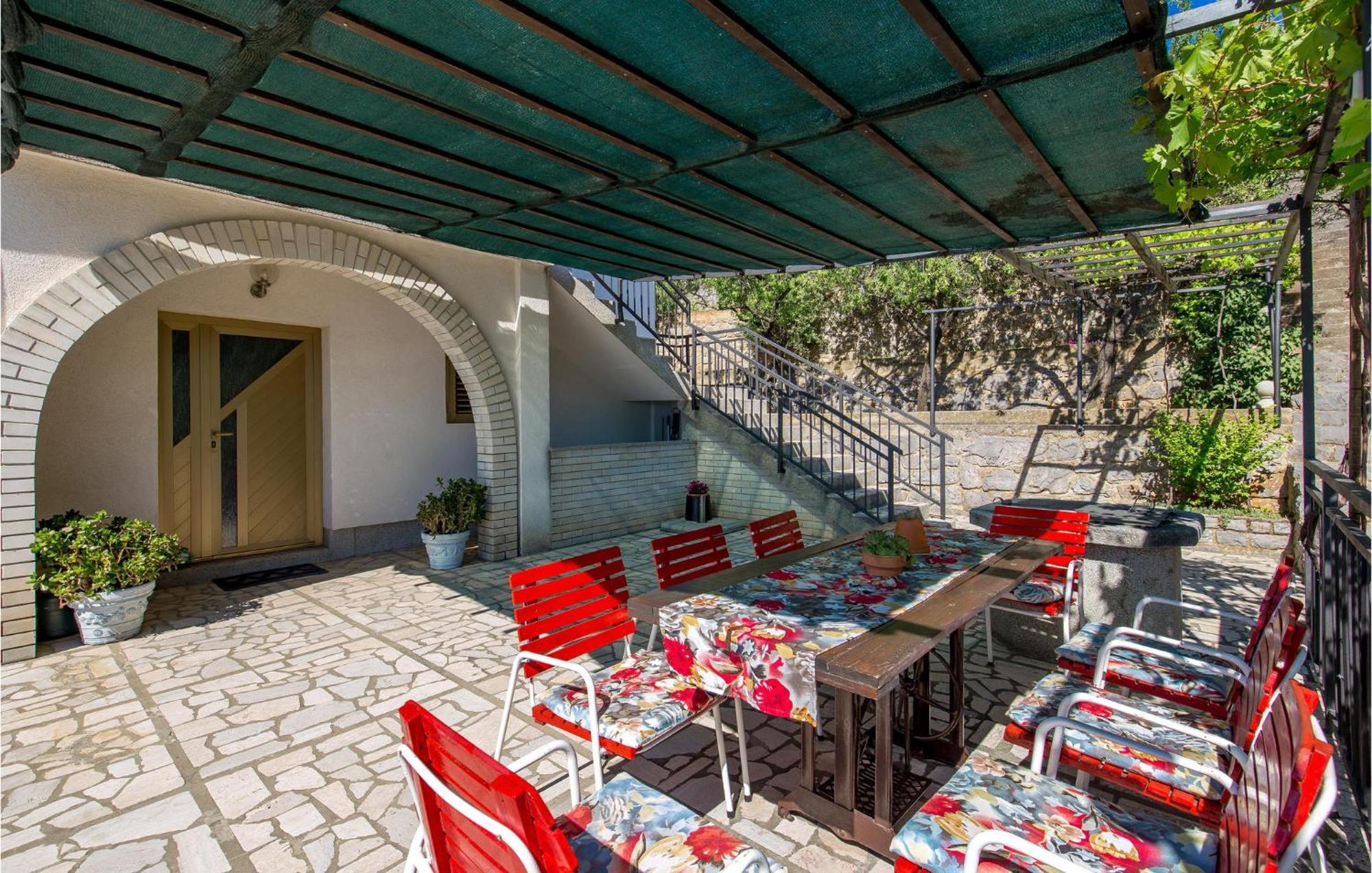 4 Bedroom Awesome Apartment In Sveti Juraj Luaran gambar