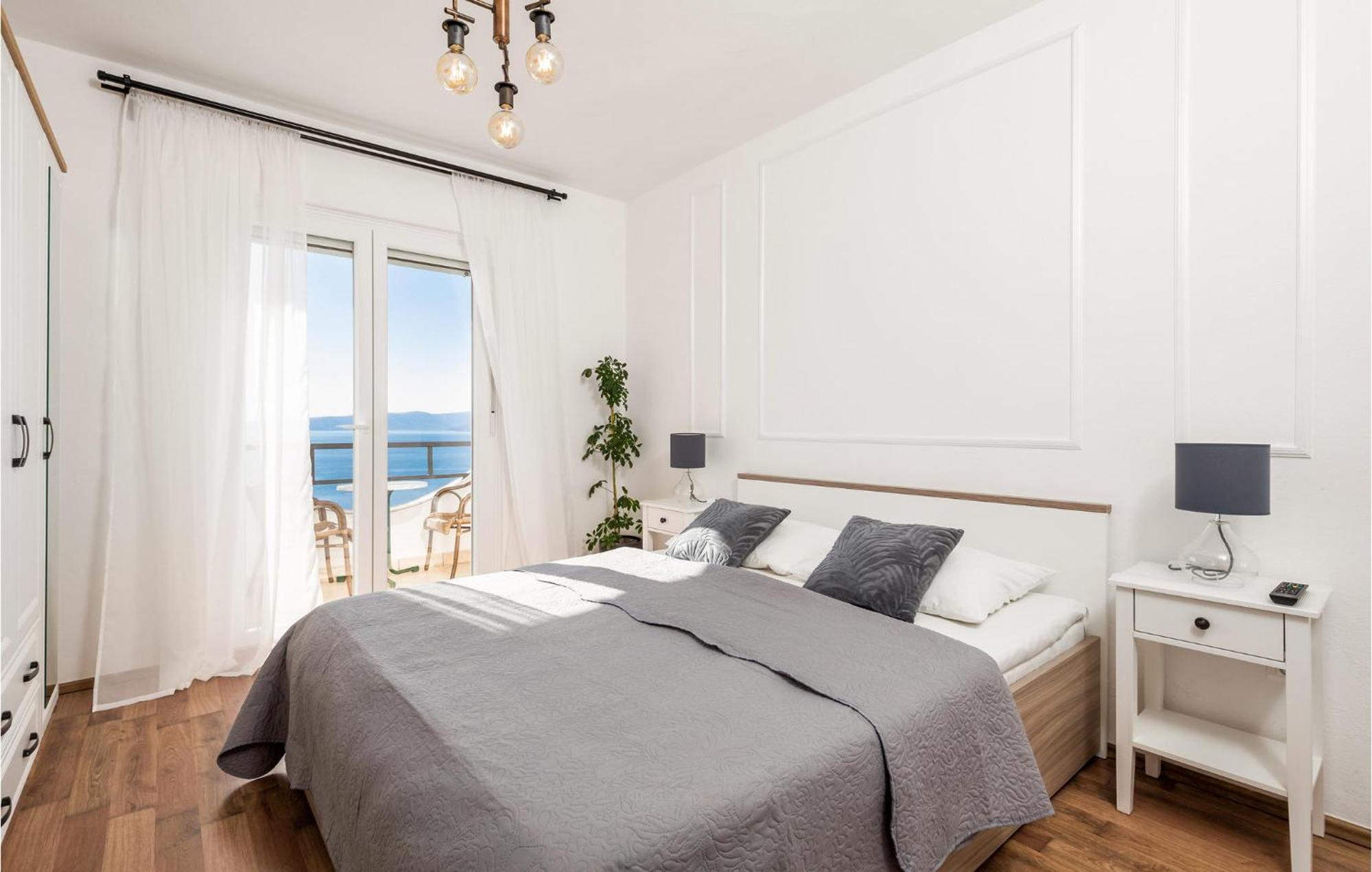 4 Bedroom Awesome Apartment In Sveti Juraj Luaran gambar