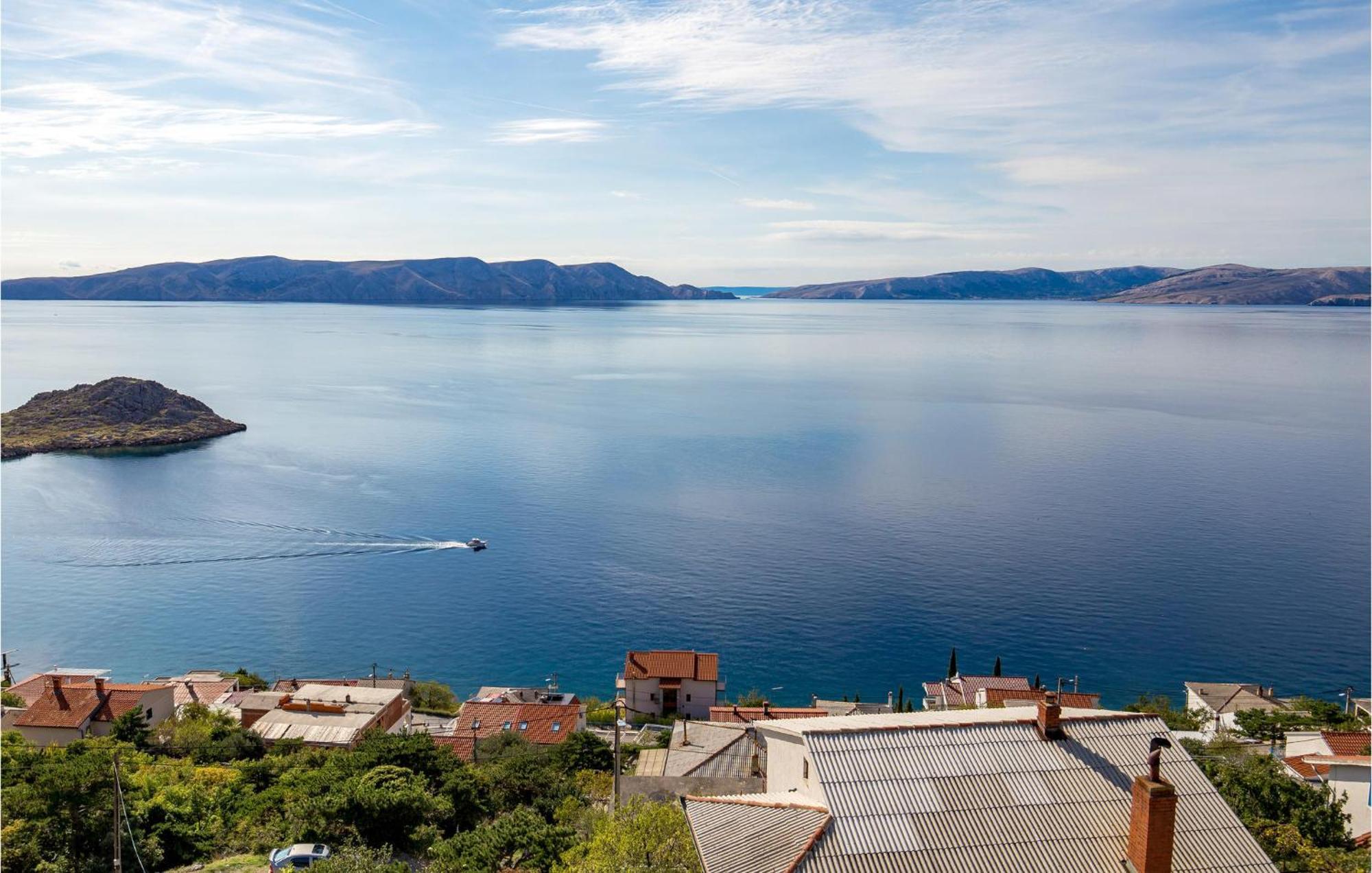 4 Bedroom Awesome Apartment In Sveti Juraj Luaran gambar