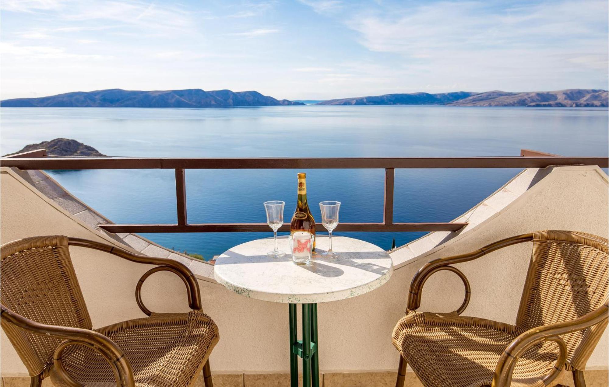 4 Bedroom Awesome Apartment In Sveti Juraj Luaran gambar