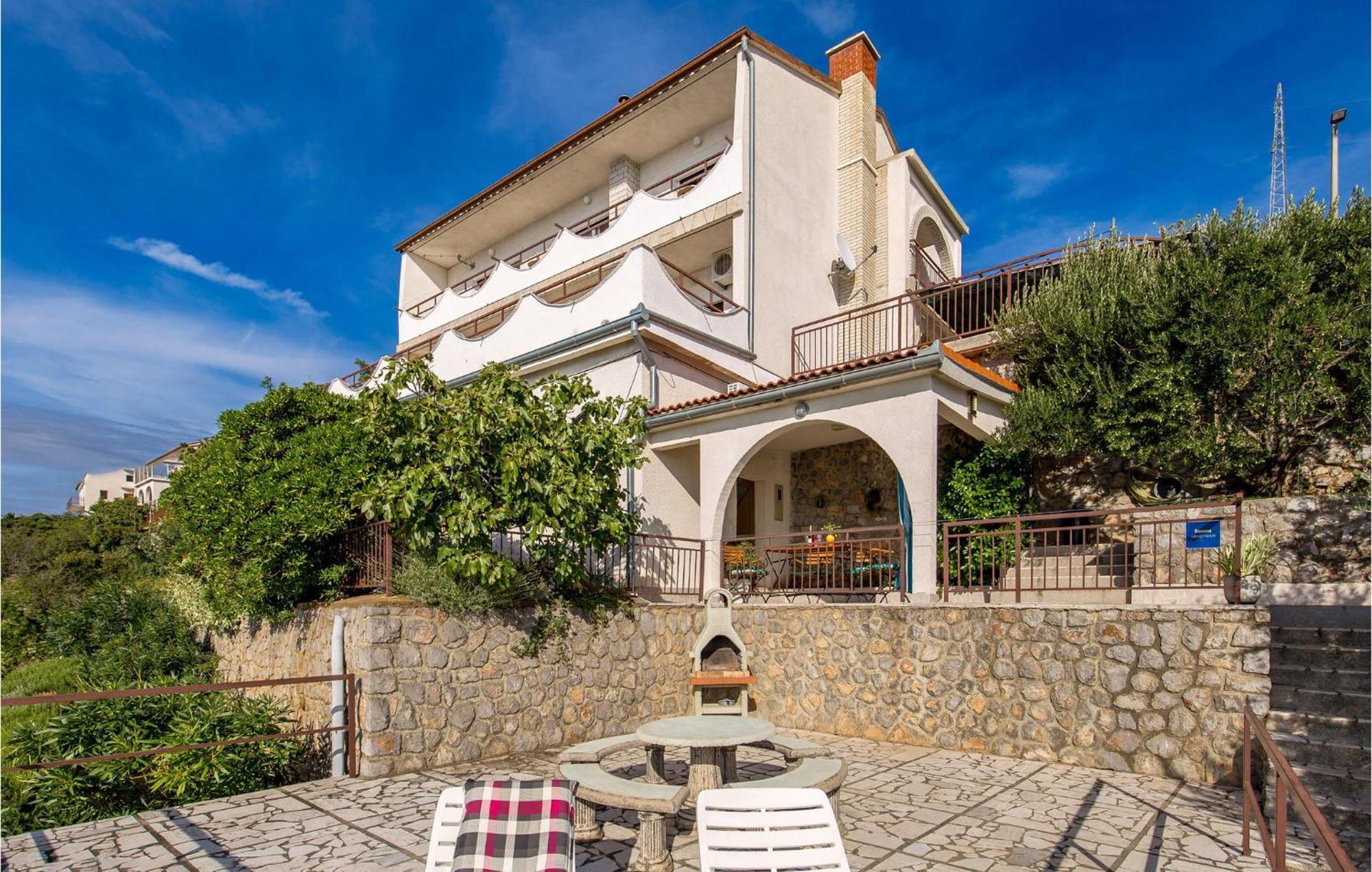 4 Bedroom Awesome Apartment In Sveti Juraj Luaran gambar
