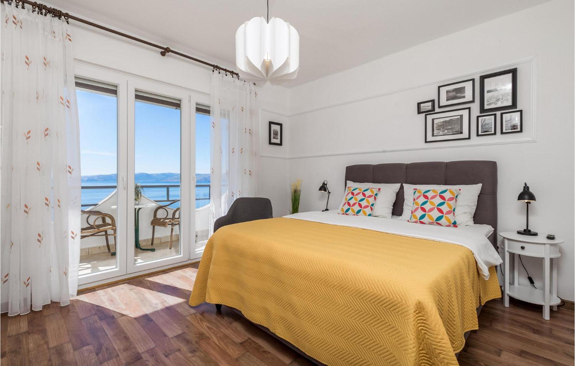 4 Bedroom Awesome Apartment In Sveti Juraj Luaran gambar